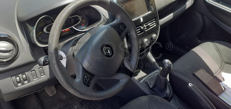 Renault Clio 1.5 DCI · Ano 2014