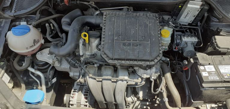 Volkswagen Polo 1.0 · Ano 2015