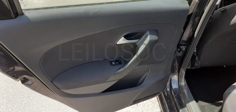 Volkswagen Polo 1.0 · Ano 2015