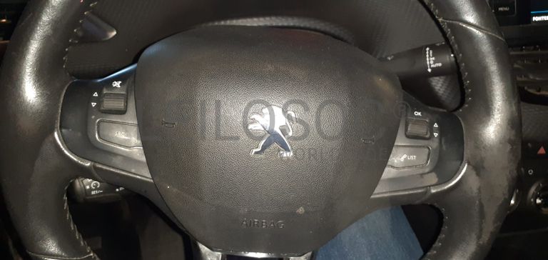 Peugeot 2008 1.6 HDI · Ano 2018