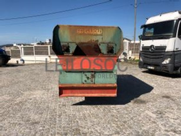 Trator Agrícola Deutz D-6086 · Misturadora Gilioli