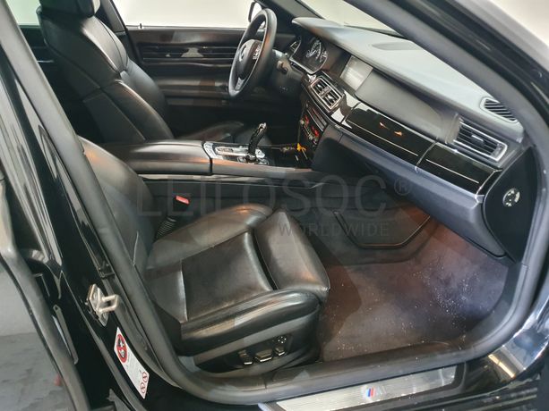 BMW 740D · Ano 2010