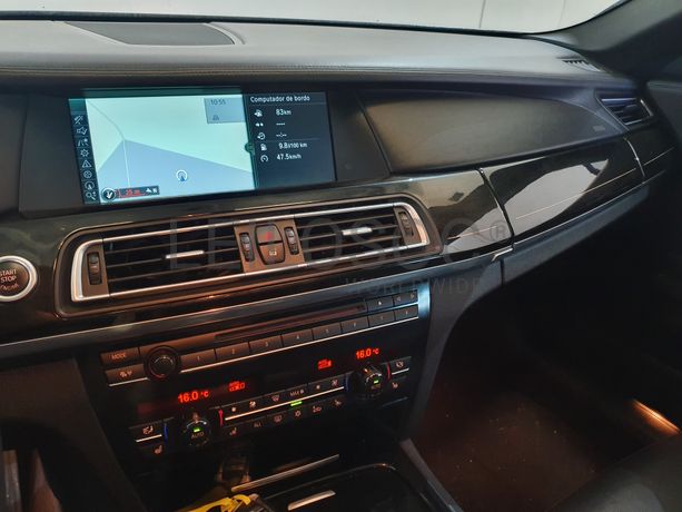 BMW 740D · Ano 2010