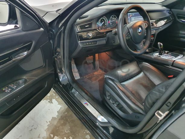 BMW 740D · Ano 2010