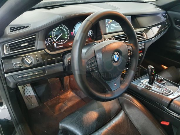 BMW 740D · Ano 2010