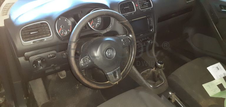 Volkswagen Golf 1.6 TDI · Ano 2010