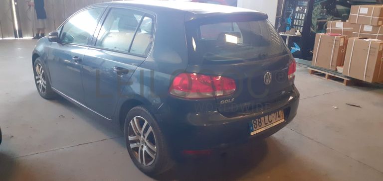 Volkswagen Golf 1.6 TDI · Ano 2010
