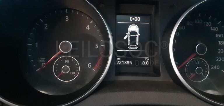 Volkswagen Golf 1.6 TDI · Ano 2010