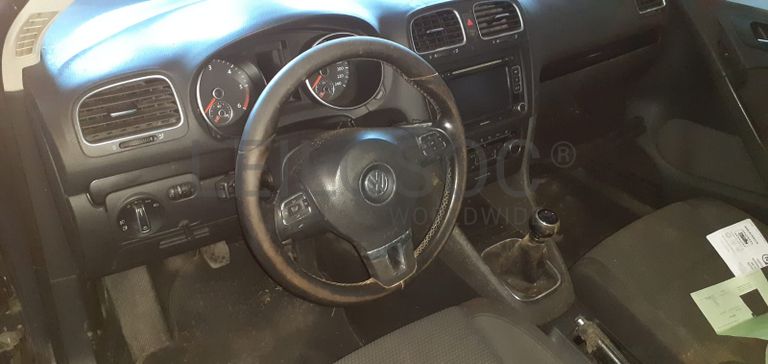 Volkswagen Golf 1.6 TDI · Ano 2010