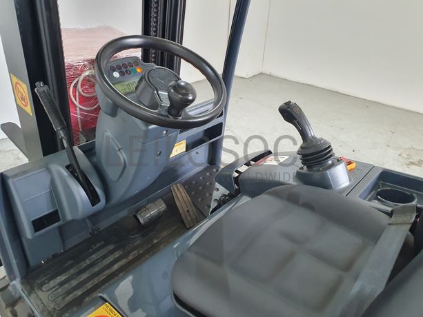 Empilhador Elétrico Boss · Ano 2005