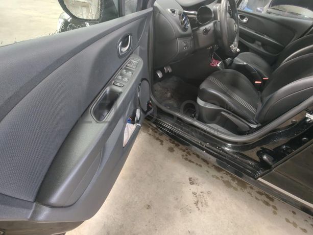 Renault Clio · Ano 2018  92-UT-14