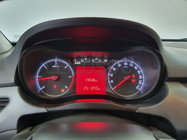 Opel Corsa · Ano 2016