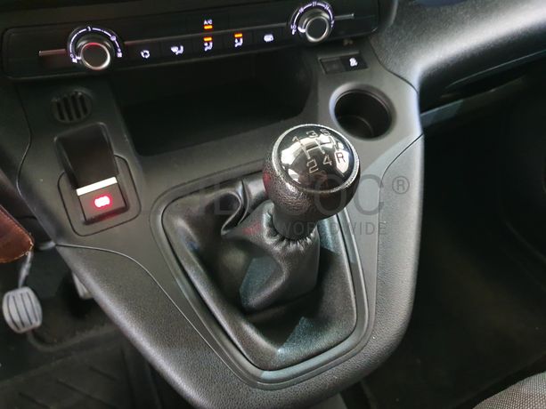 Opel Combo · Ano 2020