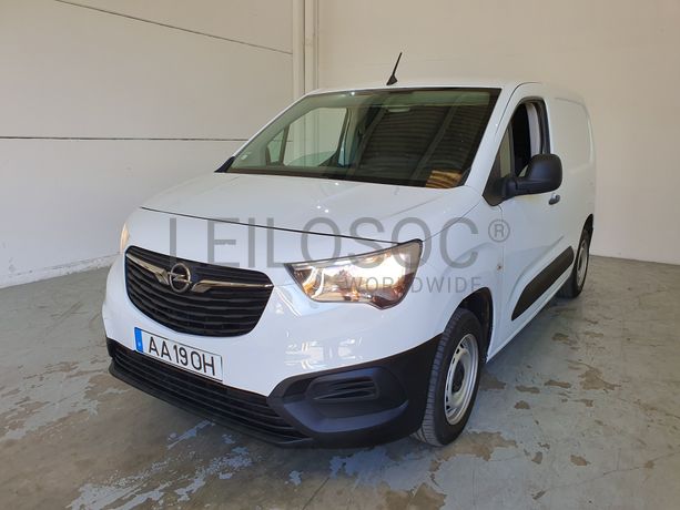 Opel Combo · Ano 2020