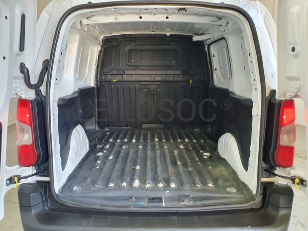 Opel Combo · Ano 2020