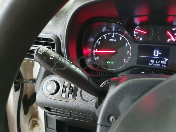 Opel Combo · Ano 2020