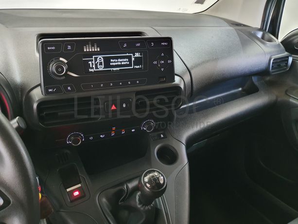 Opel Combo · Ano 2020