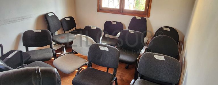 Chaises de bureau (salle 6)