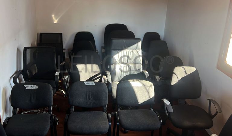 Chaises de bureau (salle 6)