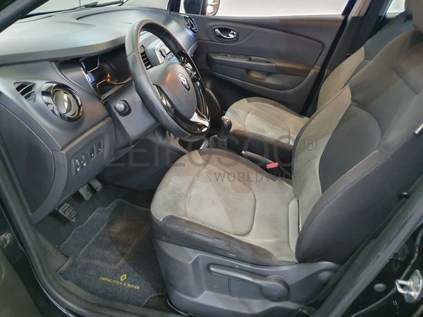 Renault Captur 1.5 DCI · Ano 2014