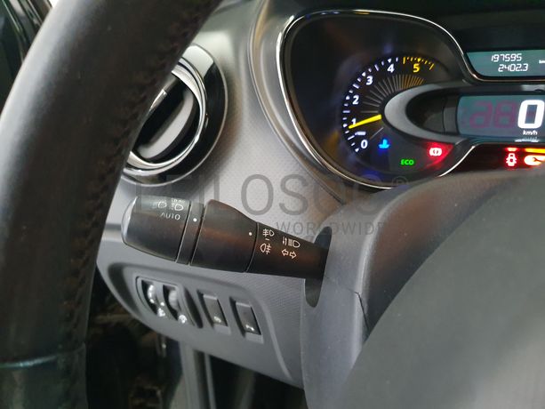 Renault Captur 1.5 DCI · Ano 2014