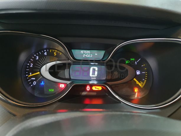 Renault Captur 1.5 DCI · Ano 2014