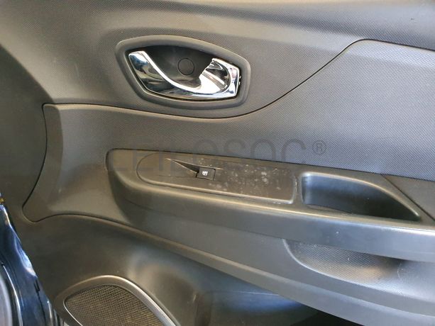 Renault Captur 1.5 DCI · Ano 2014