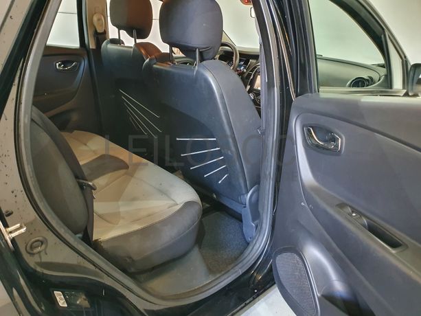 Renault Captur 1.5 DCI · Ano 2014