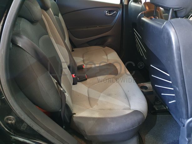 Renault Captur 1.5 DCI · Ano 2014