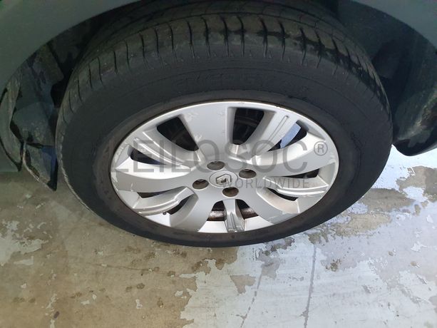 Renault Captur 1.5 DCI · Ano 2014