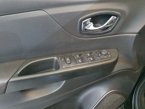 Renault Captur 1.5 DCI · Ano 2014