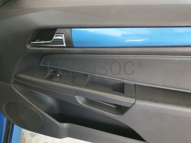 Opel Astra GTC · Ano 2010