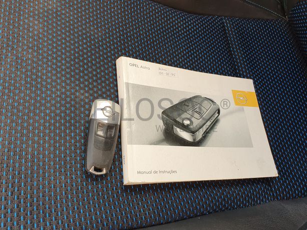 Opel Astra GTC · Ano 2010