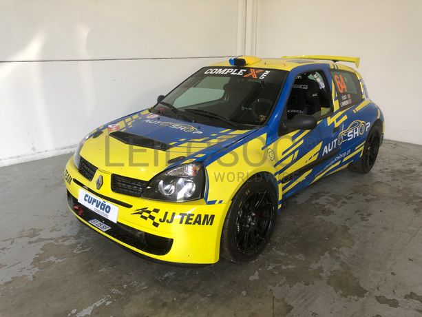 Renault Clio · Ano 2001