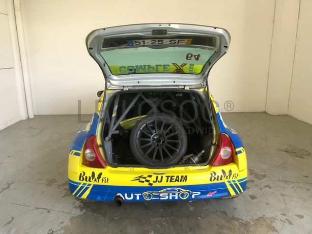 Renault Clio · Ano 2001