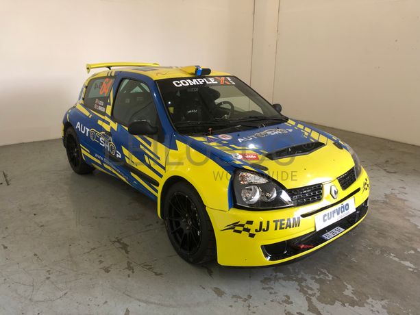 Renault Clio · Ano 2001