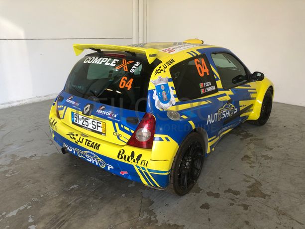 Renault Clio · Ano 2001