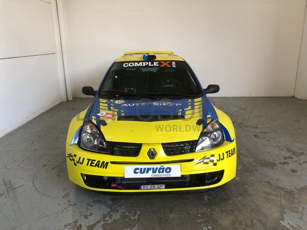 Renault Clio · Ano 2001