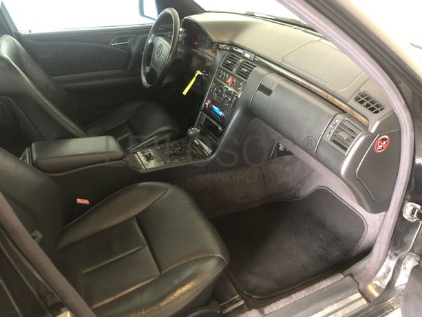 Mercedes-Benz E300 · Ano 1997