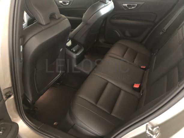 Volvo V60 2.0 T8 AWD TE Inscription · Ano 2019