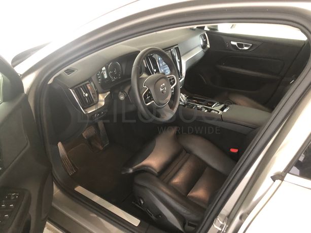 Volvo V60 2.0 T8 AWD TE Inscription · Ano 2019
