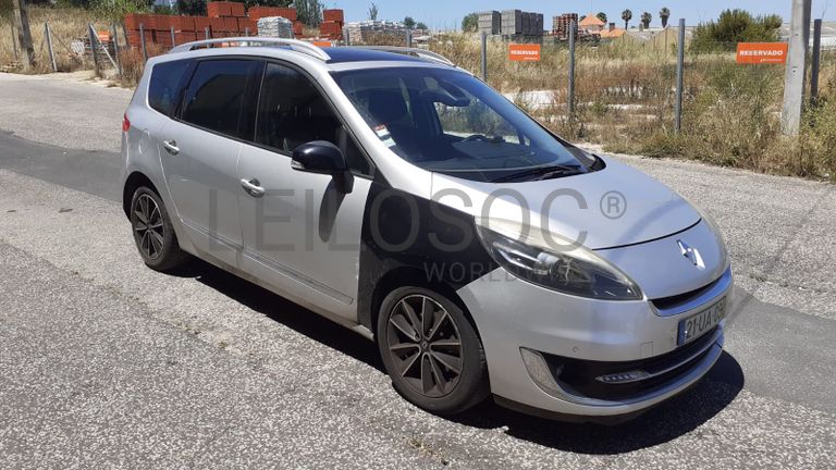 Renault Grand Scénic DCI · Ano 2013
