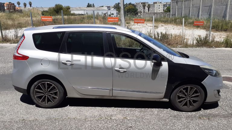 Renault Grand Scénic DCI · Ano 2013