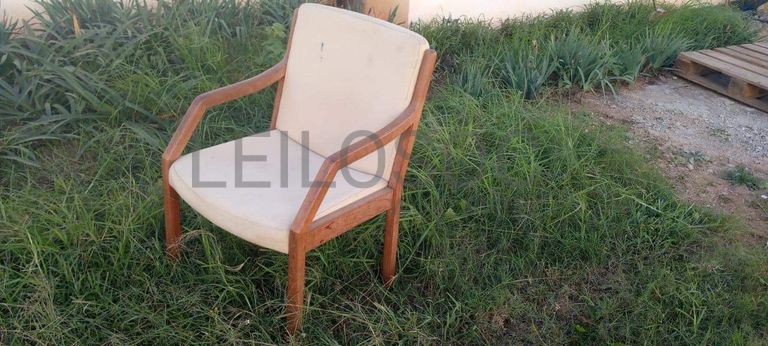 Meubles, imprimante, cartouche,  refrigerateur (salle 9)