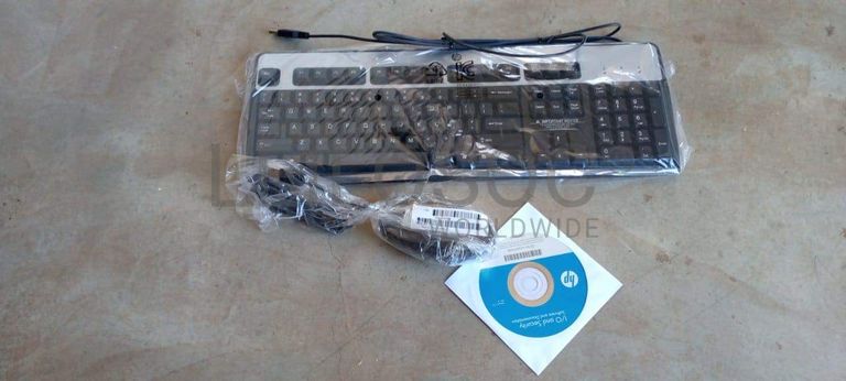 Meubles, imprimante, cartouche,  refrigerateur (salle 9)