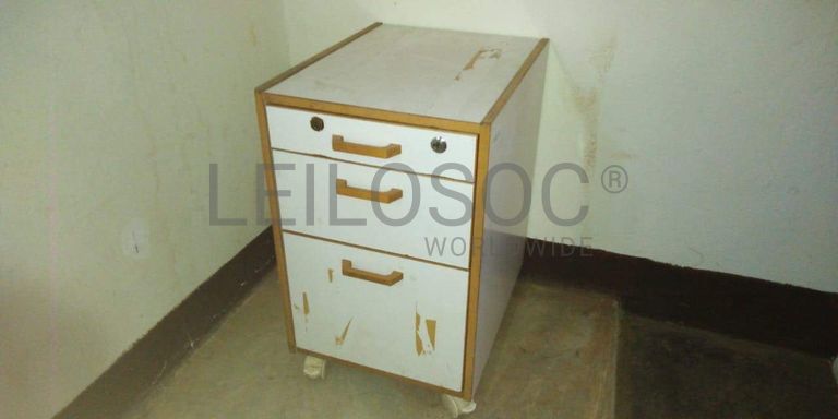 Meubles, imprimante, cartouche,  refrigerateur (salle 9)