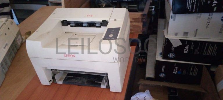 Meubles, imprimante, cartouche,  refrigerateur (salle 9)