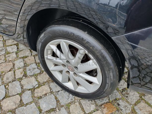 Seat Ibiza 1.2 TDI · Ano 2013