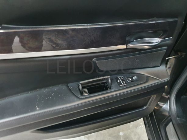 BMW 740D · Ano 2010