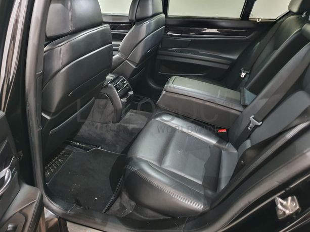 BMW 740D · Ano 2010